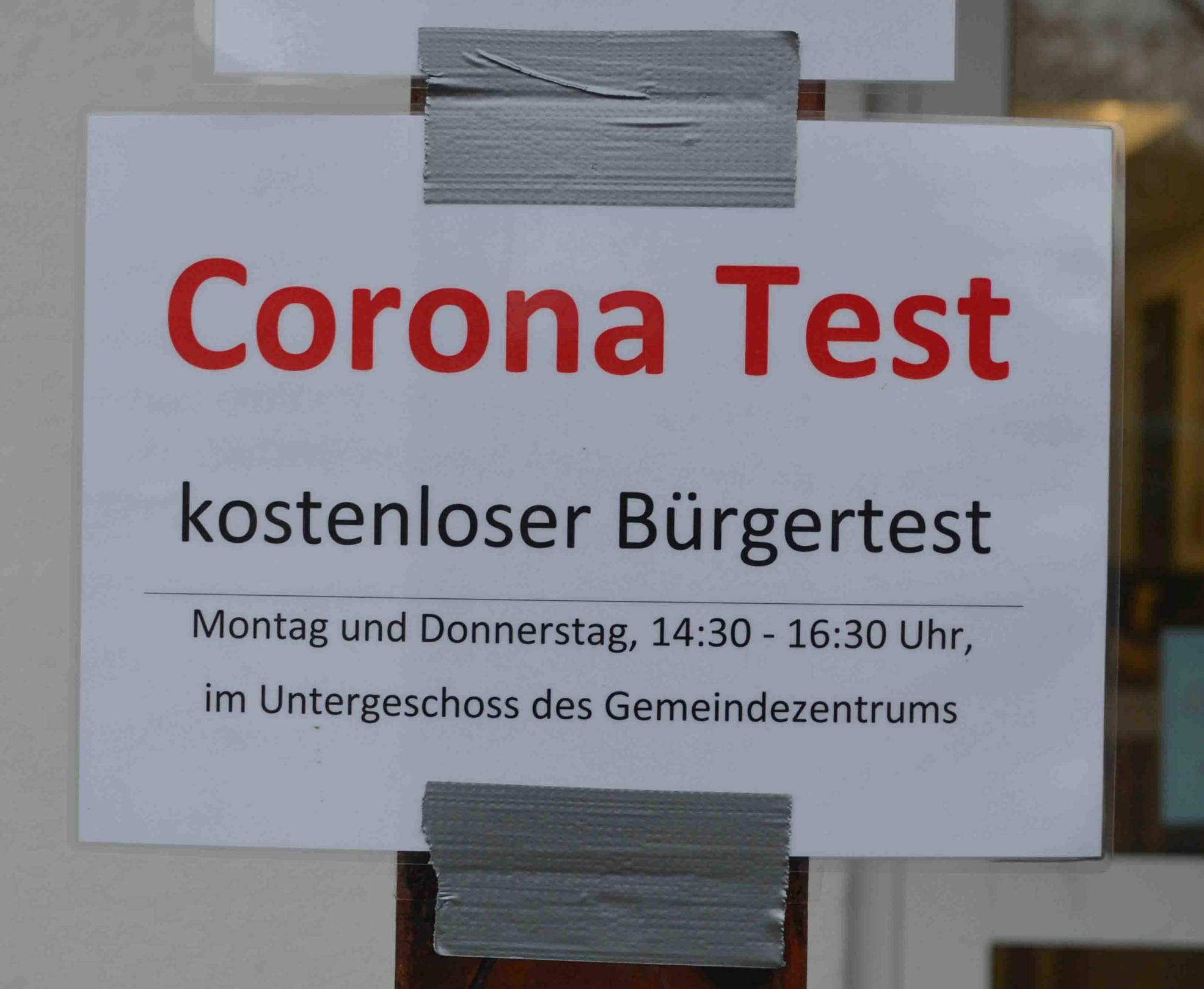 Wenn dieses Schild aufgehängt wird, sind die Johanniter für Testwillige da (c) Maria Weißenberger