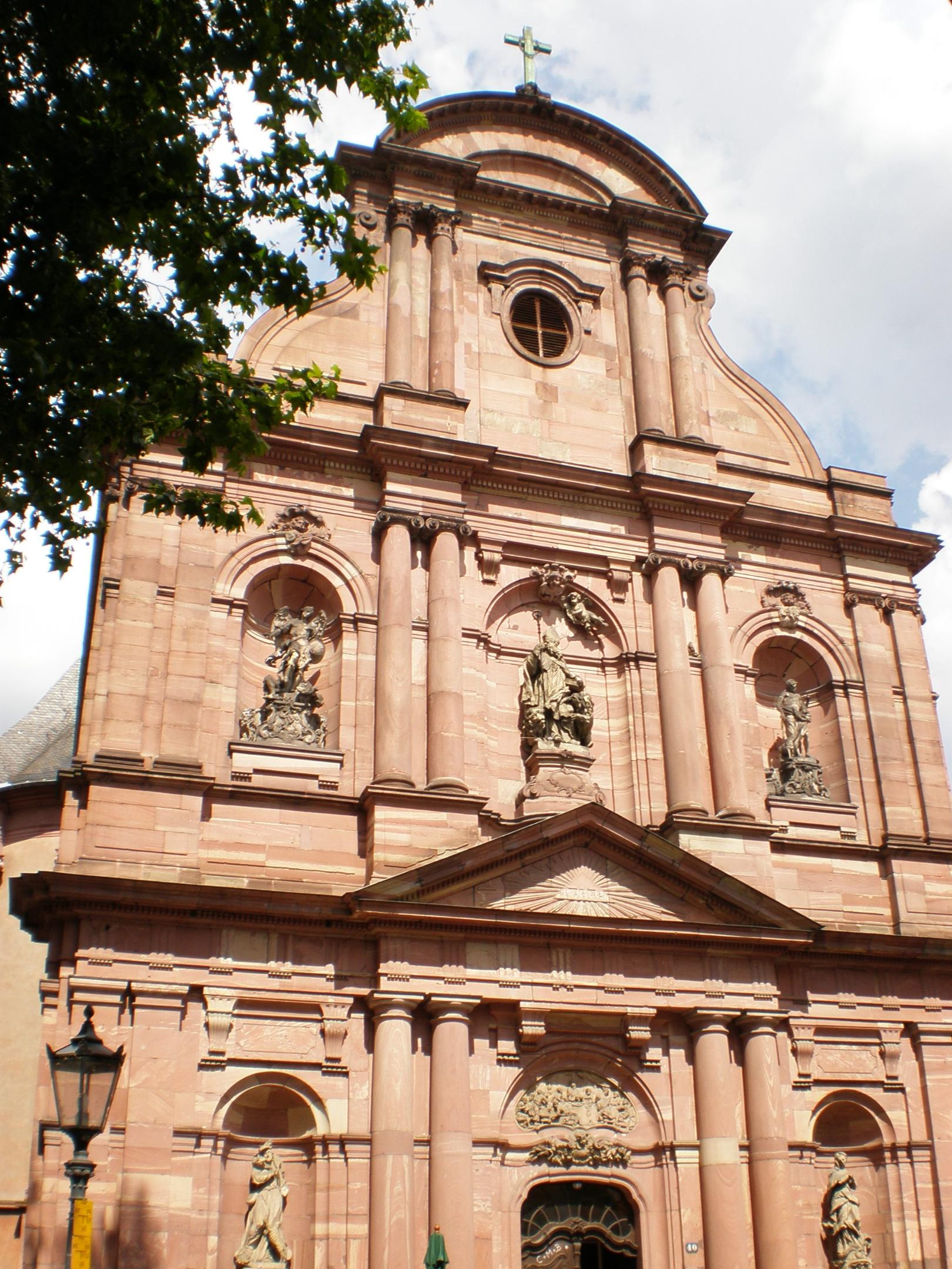 Kirche St. Ignaz Mainz (c) Von Roland Struwe - Selbst fotografiert, CC BY-SA 3.0, https://commons.wikimedia.org/w/index.php?curid=13334560