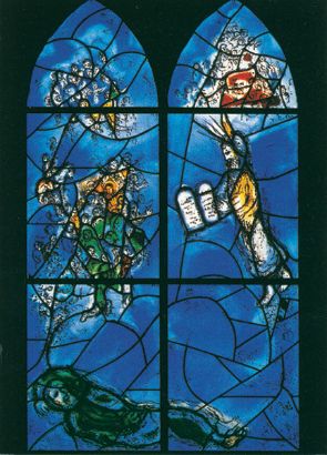 Chagall, Marc/Marq, Charles, Mittelfenster, Jakobs Traum und Mose bringt dem Volk das Gesetz Fotorechte: Ars liturgica e.K. Klosterverlag MARIA LAACH, 2020 © VG Bild-Kunst, Bonn 2020 (c) VG Bild-Kunst, Bonn 2020