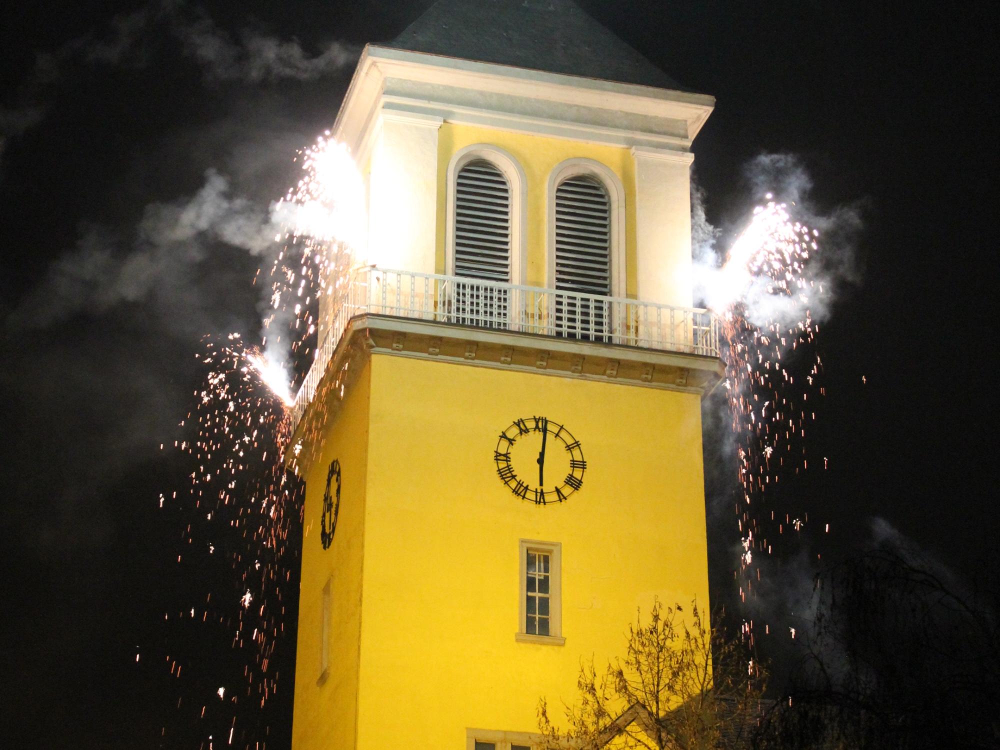 Kirchturm Feuerwerk