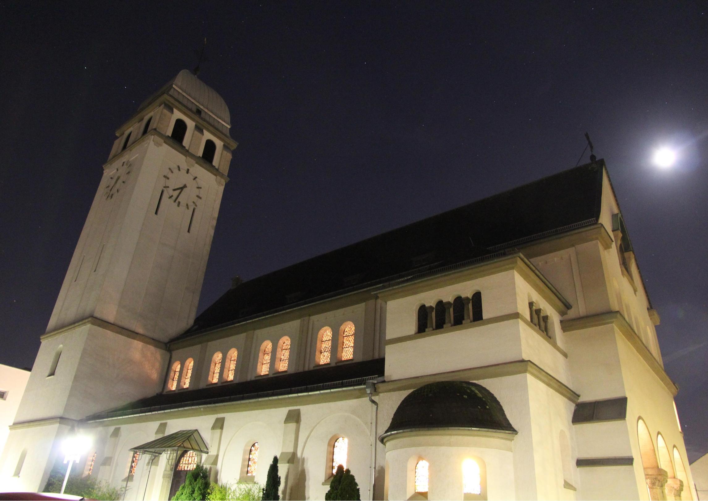 Der Mond über St. Josef