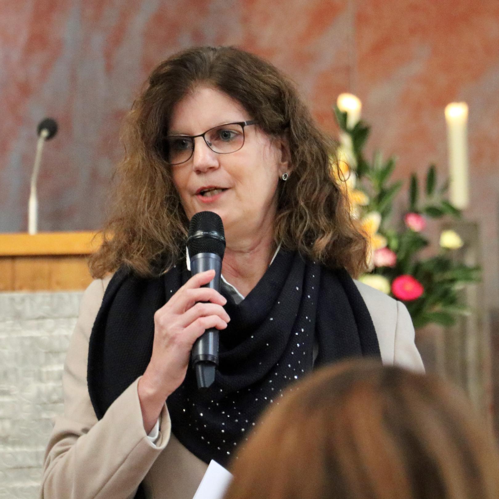 Gemeindereferentin Frau Susanne Sturm stellte das diesjährige Motto vor. (c) D. Thiel