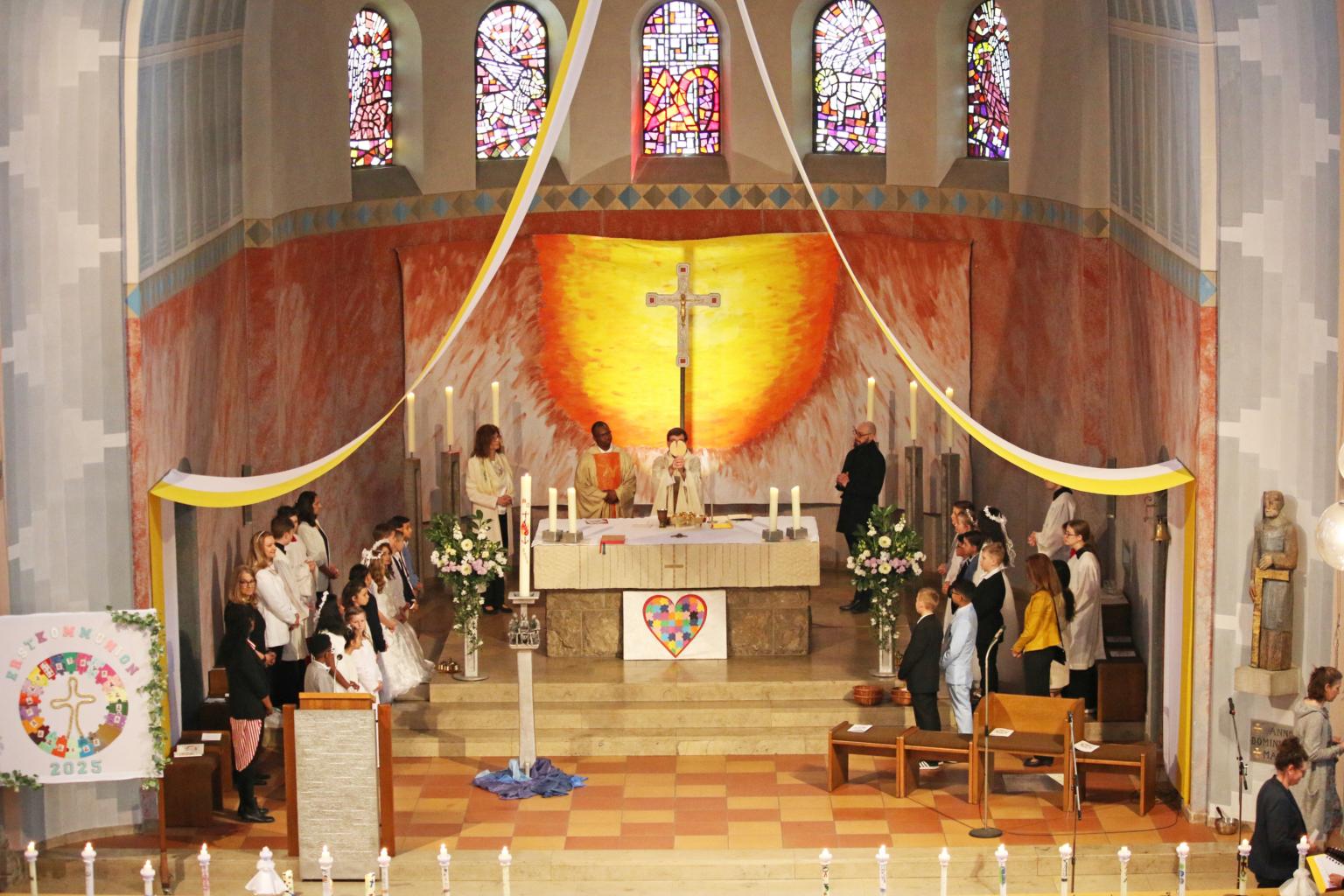 Feierliche Erstkommunion in St. Josef (c) D. Thiel