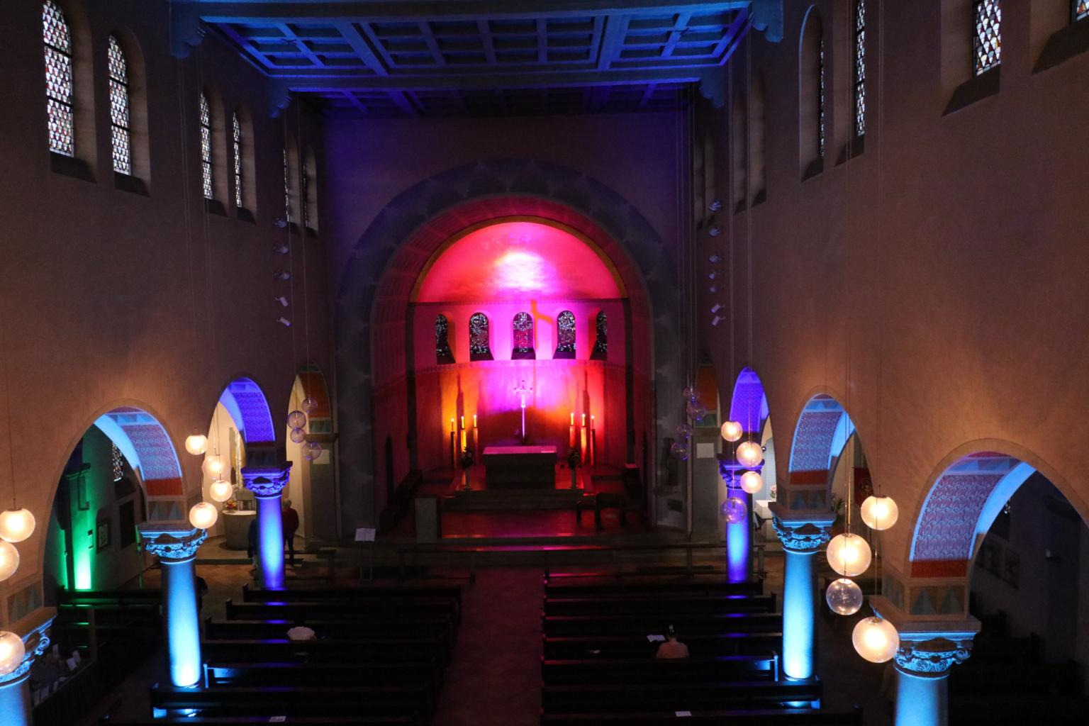 Die Kirche St. Josef in besonderem Licht für die Orgelnacht! (c) D. Thiel