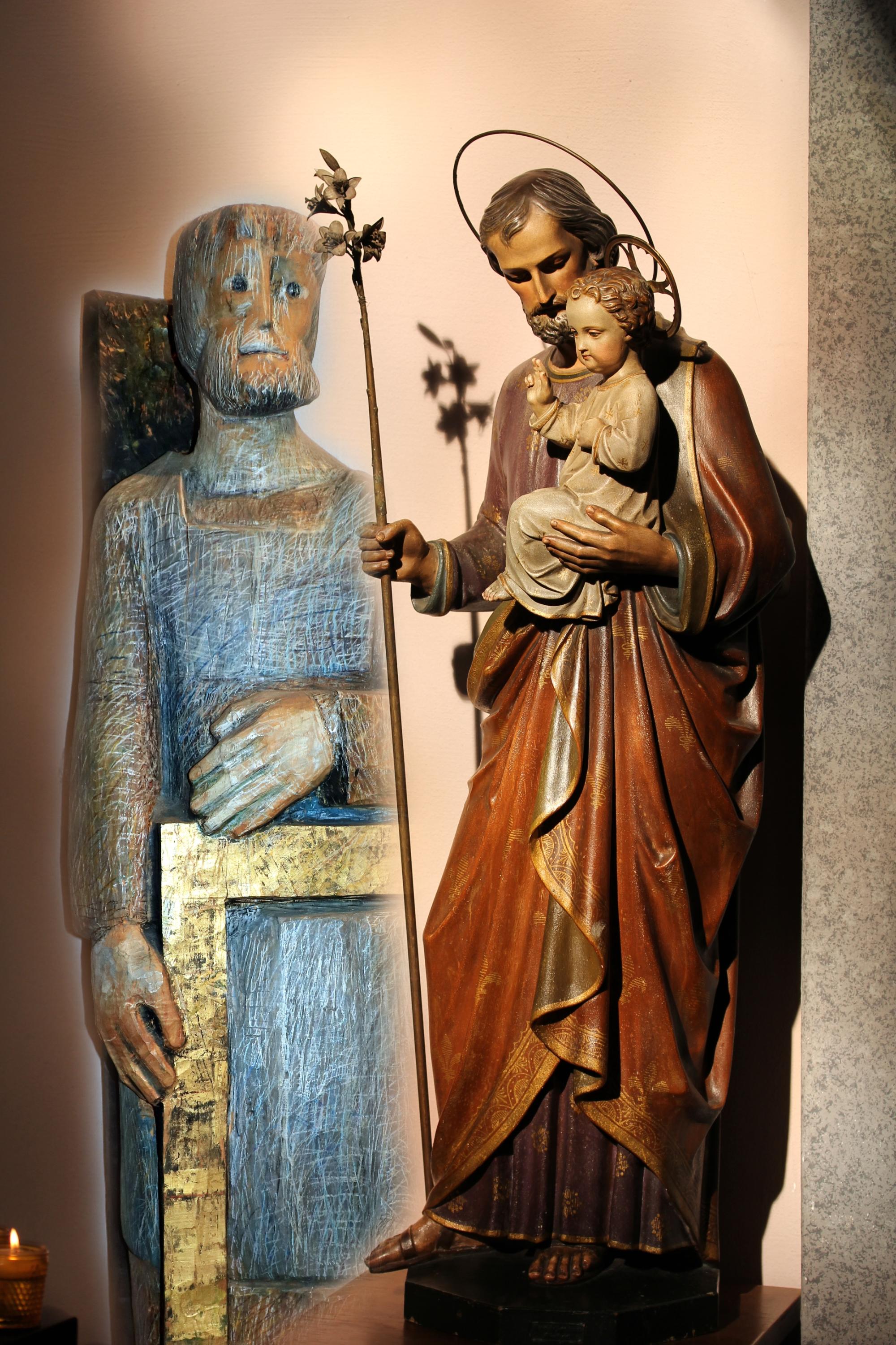 Figuren des heiligen Josef der Kirche St. Josef in Neu-Isenburg