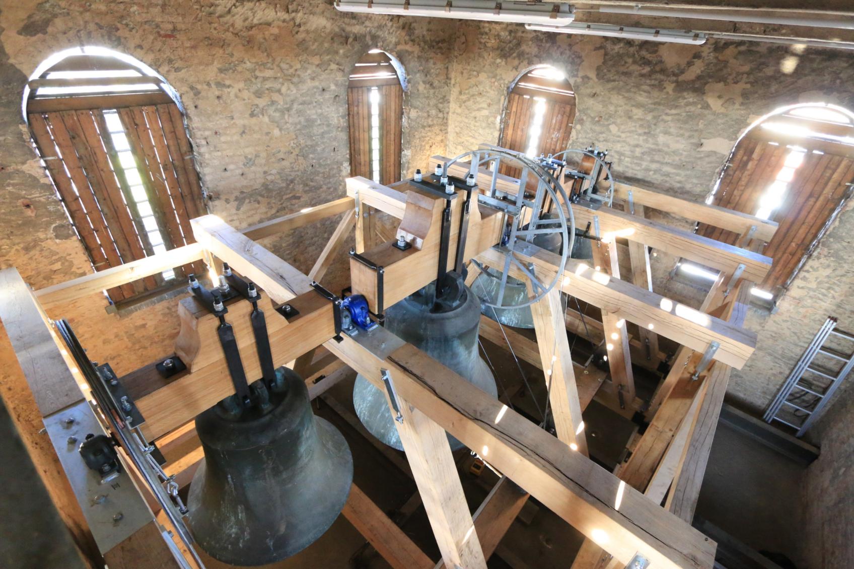 Die Glocken von 1954 in ihrem neuen Glockenstuhl von2021 (c) D. Thiel