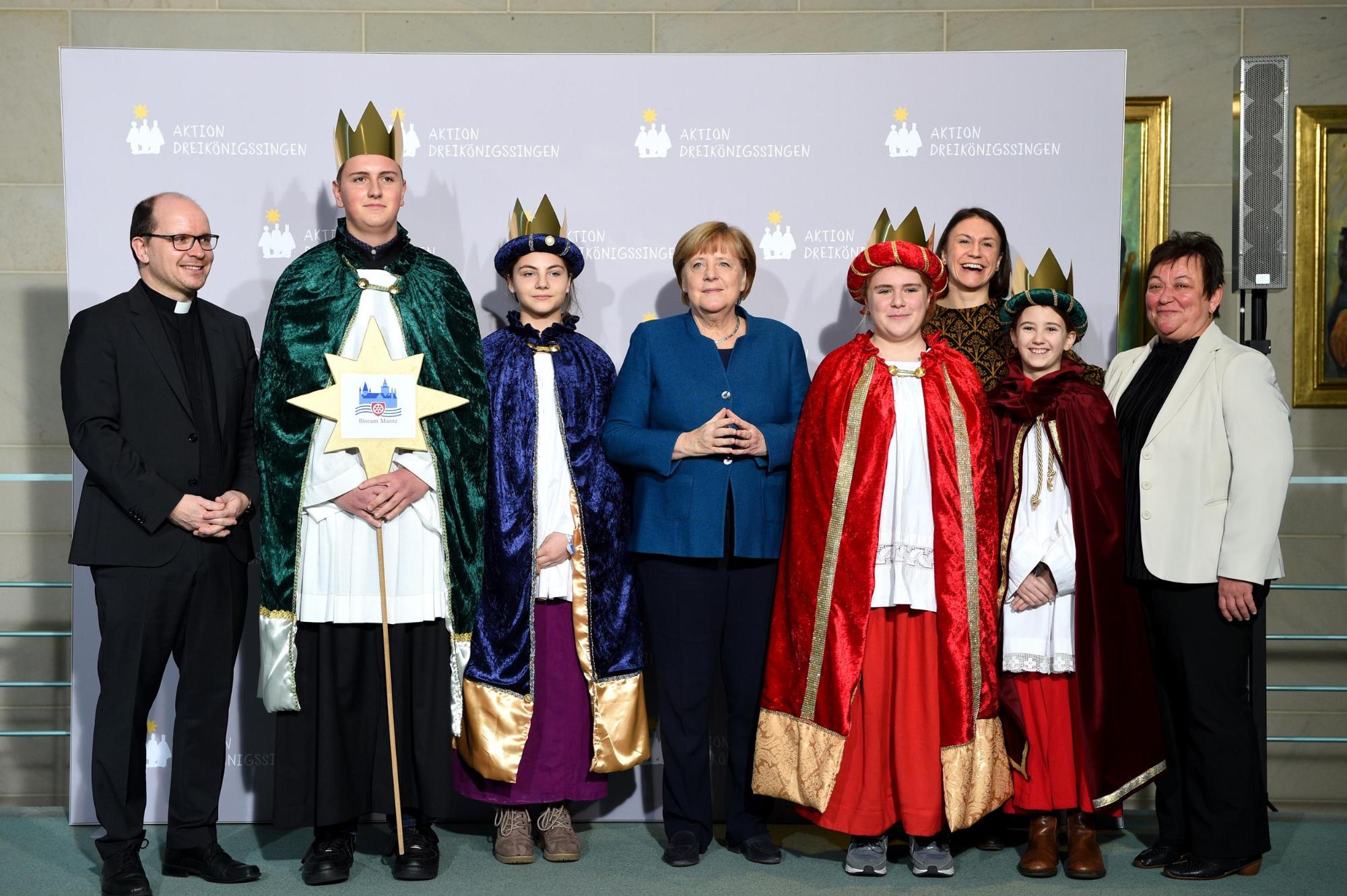 Die Sternsinger aus Nidda für das Bistum Mainz A.D. 2020 bei Bundeskanzlerin Dr. Angela Merkel