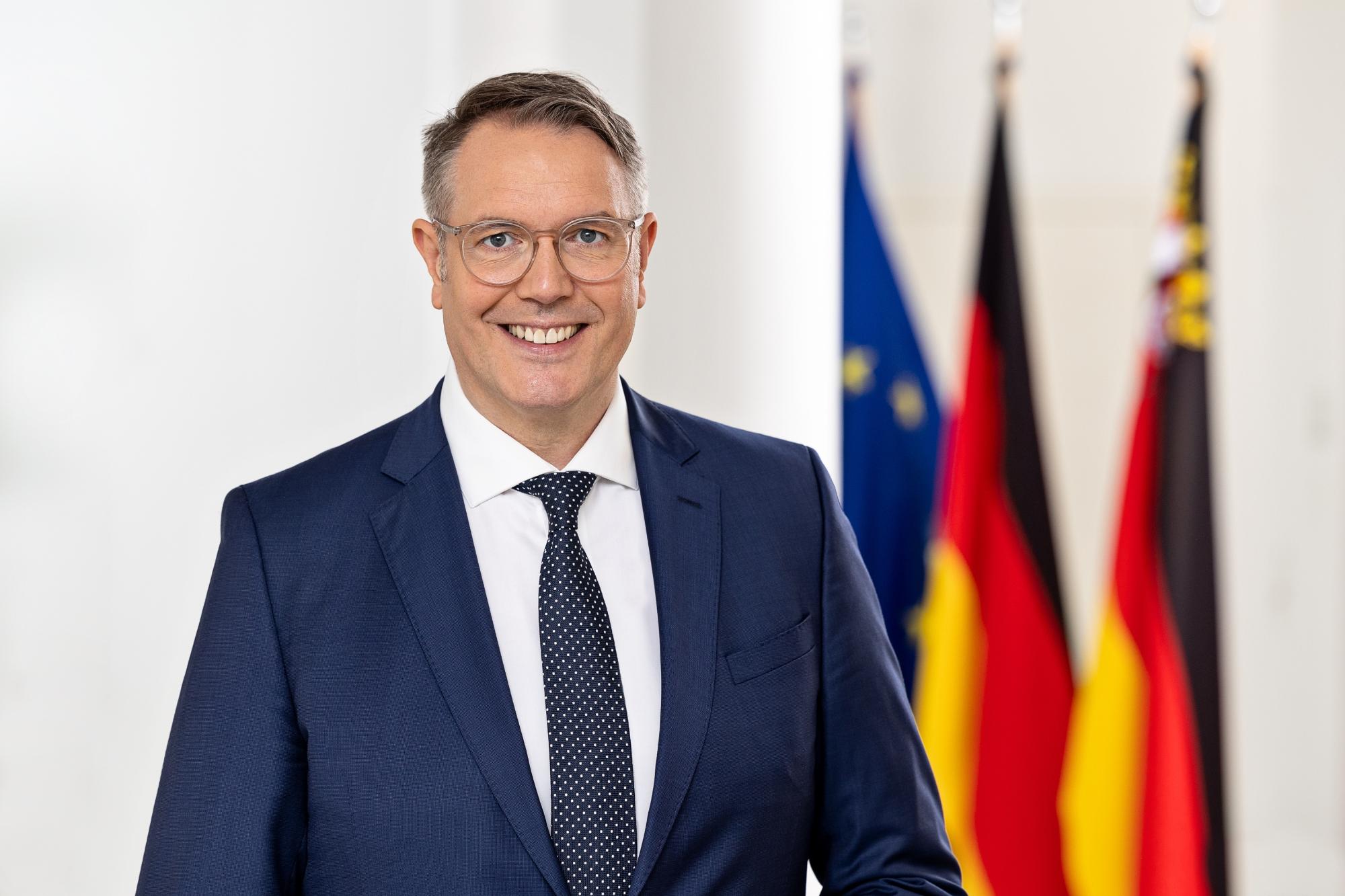 Ministerpräsident Alexander Schweitzer