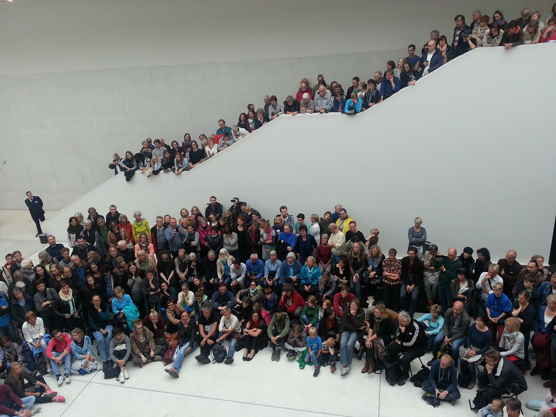 Menschenmenge (c) www.pixabay.com