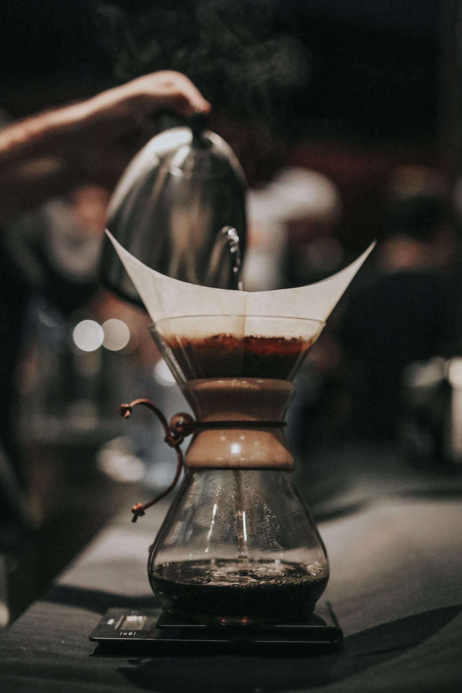 Kaffeezubereitung (c) Foto von Tyler Nix auf Unsplash