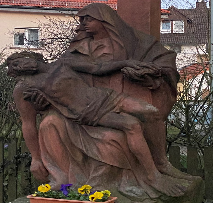 Jesus im Schoß seiner Mutter 2 (c) St. Jakobus Ockstadt