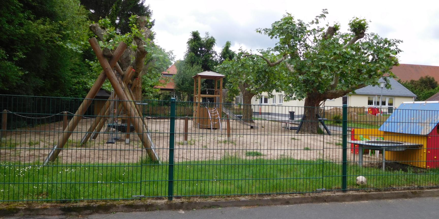 Slide-Bild 3 Kindergarten (c) St. Jakobus Ockstadt