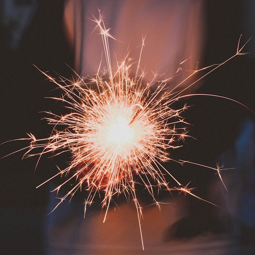 sparkler-1842258_1280