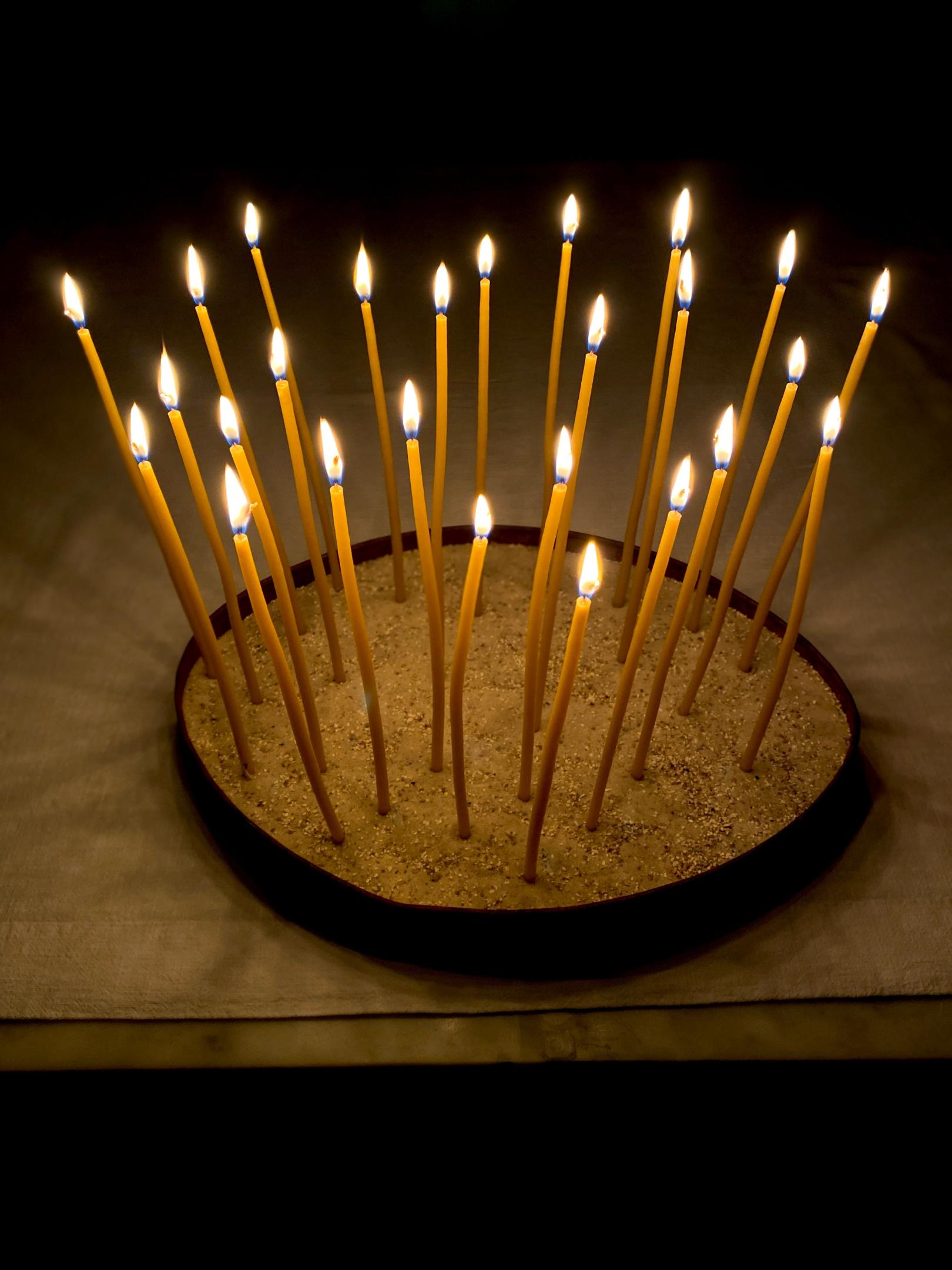 Lichter des Gebets (c) Bild: Sylvio Krüger In: Pfarrbriefservice.de