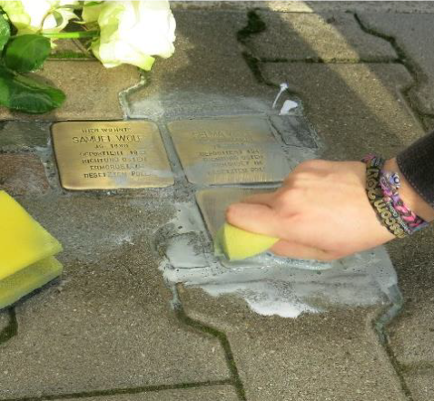 Stolpersteine putzen (c) ekhn.de