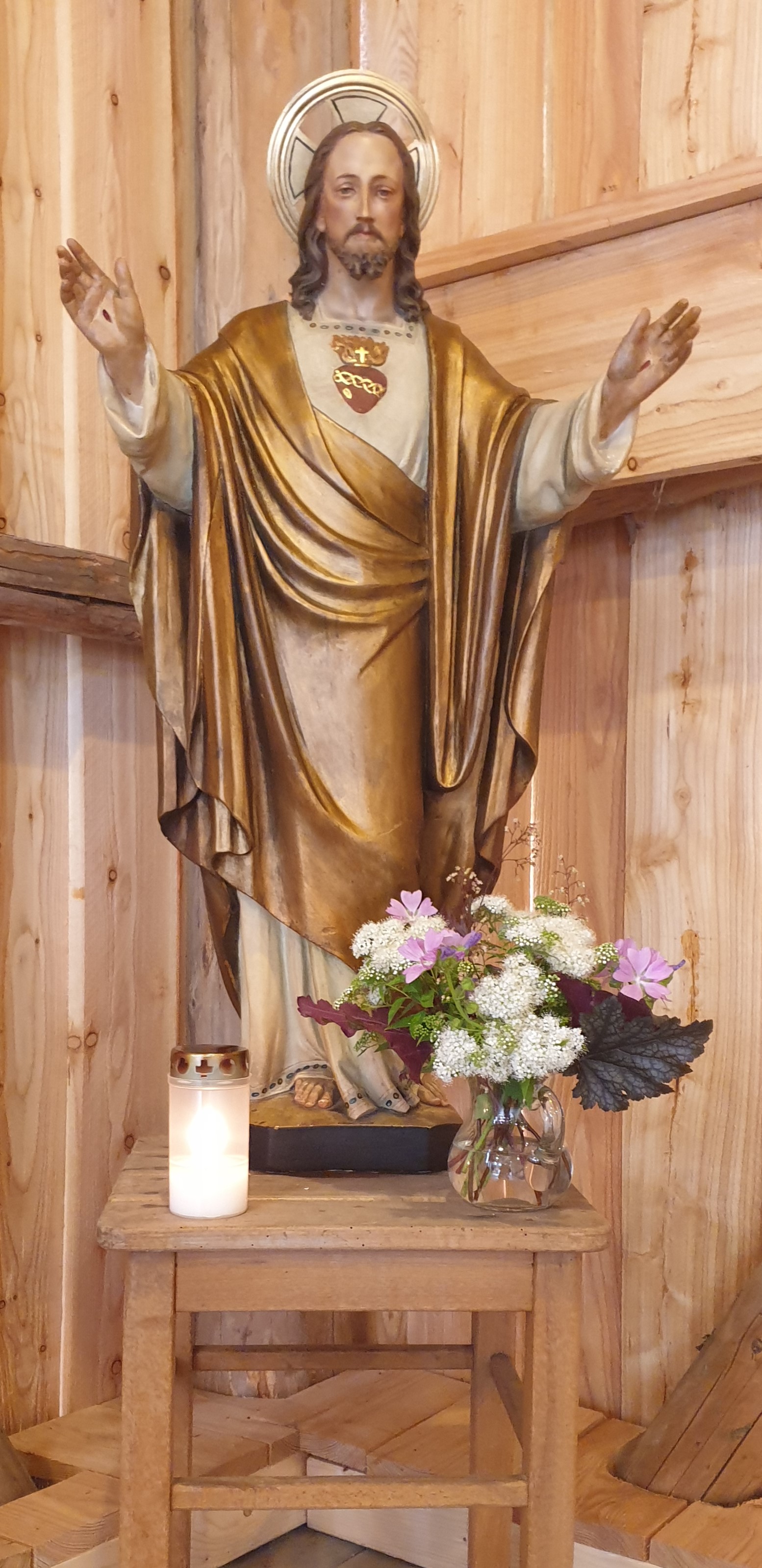 Herz Jesu Statue (c) Pfarrer Hendrick Jolie