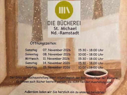 Ein Fenster mit Blick auf die Winterlandschaft, eine Tasse Kaffee und ein Buch dazu
