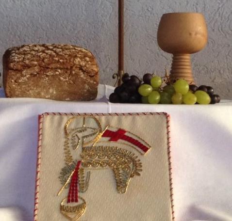Jesus - gegenwärtig in Brot und Wein (c) Maria Lorenz