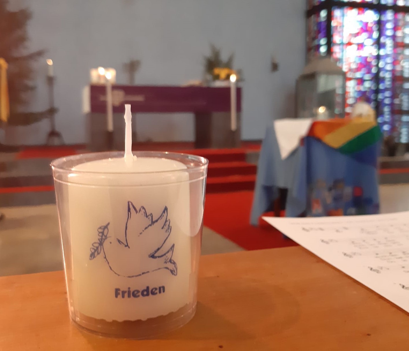 Friedenslicht 2022 in unserer Kirche (c) Pia Holzheuser