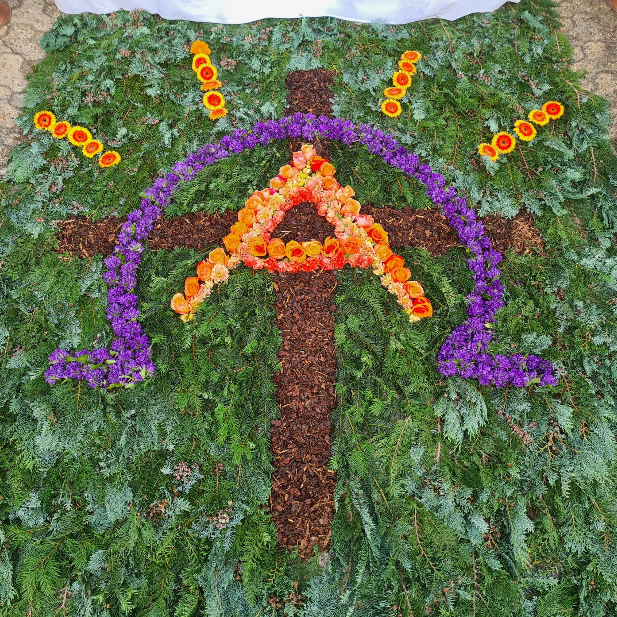 Fronleichnam 2022 Altar Alpha und Omega