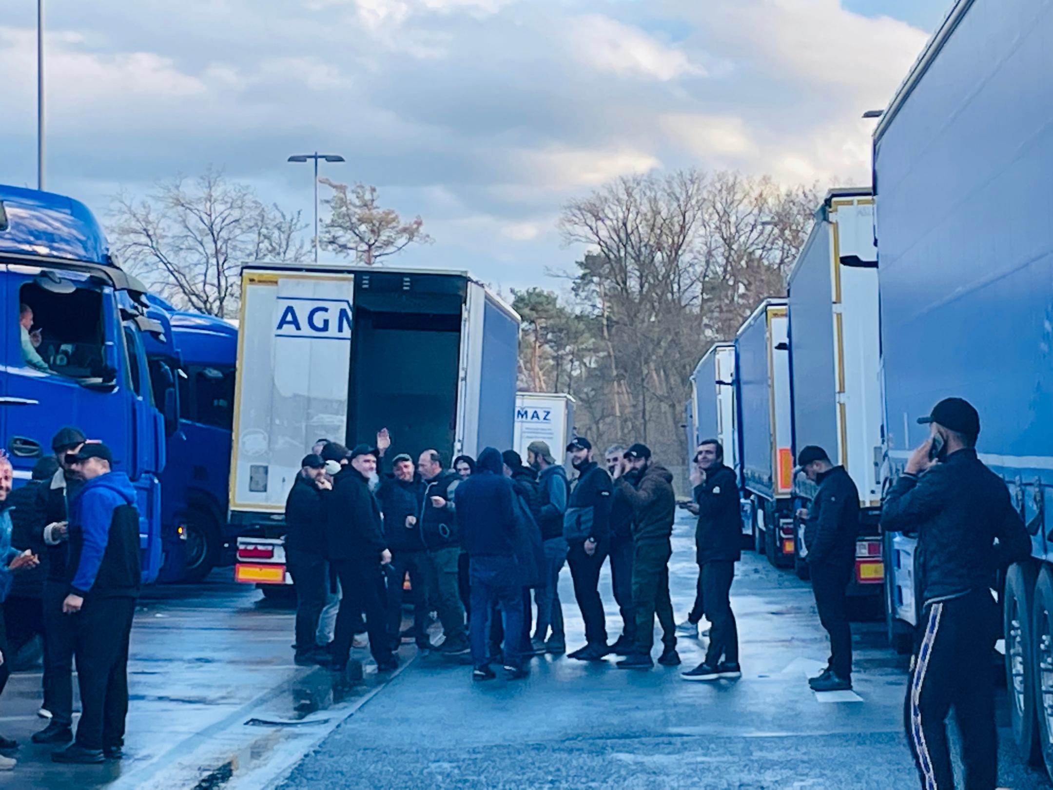 LKW-Fahrer Anfang April 2023 auf dem Rastplatz Gräfenhausen