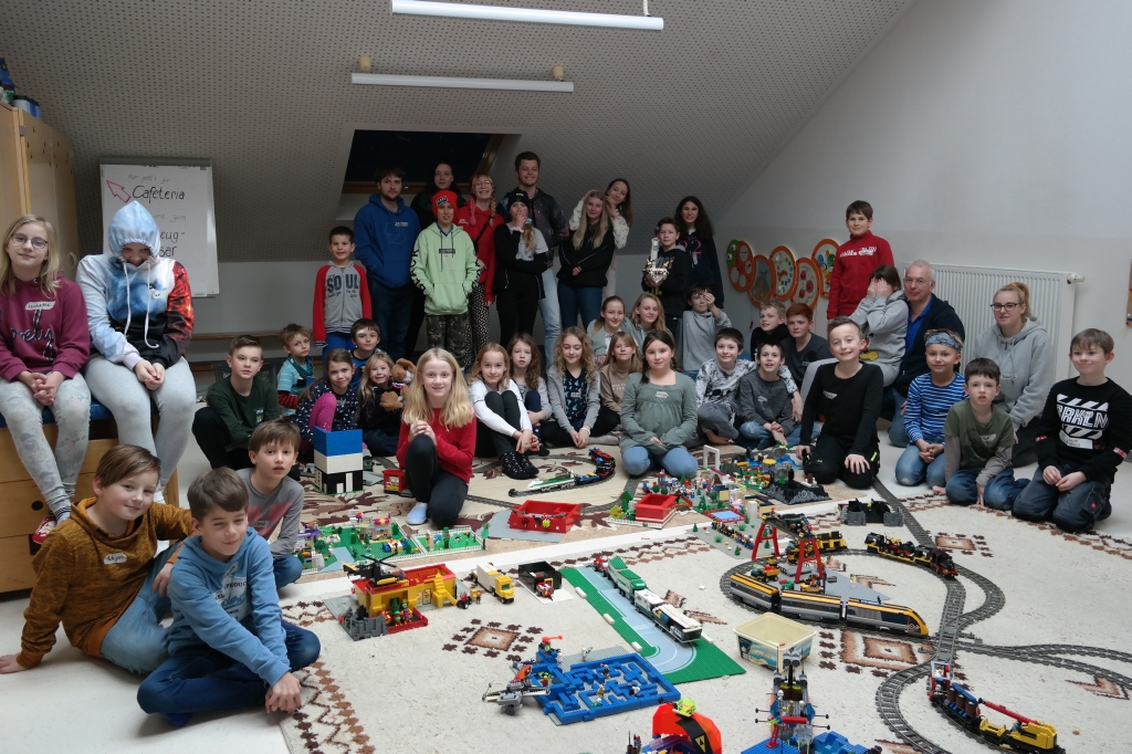 Lego-Wochenende Frühjahr 2020 Gruppenfoto (c) Matthias Sommer