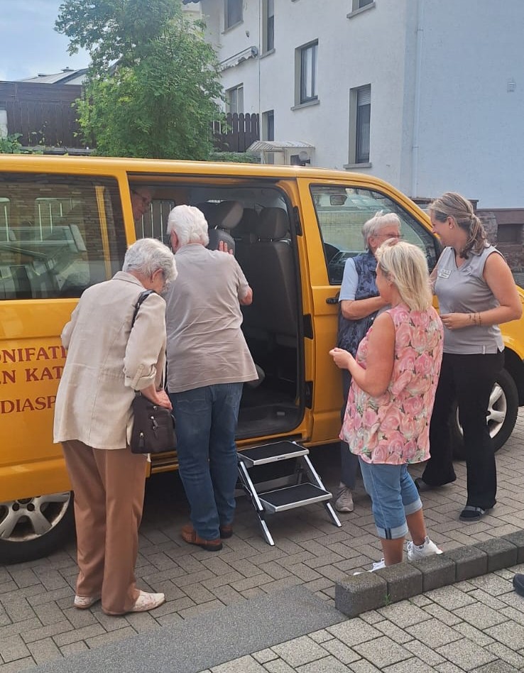 Einfache Anreise mit dem Pfarrbus der Pfarrei St. Stefanus