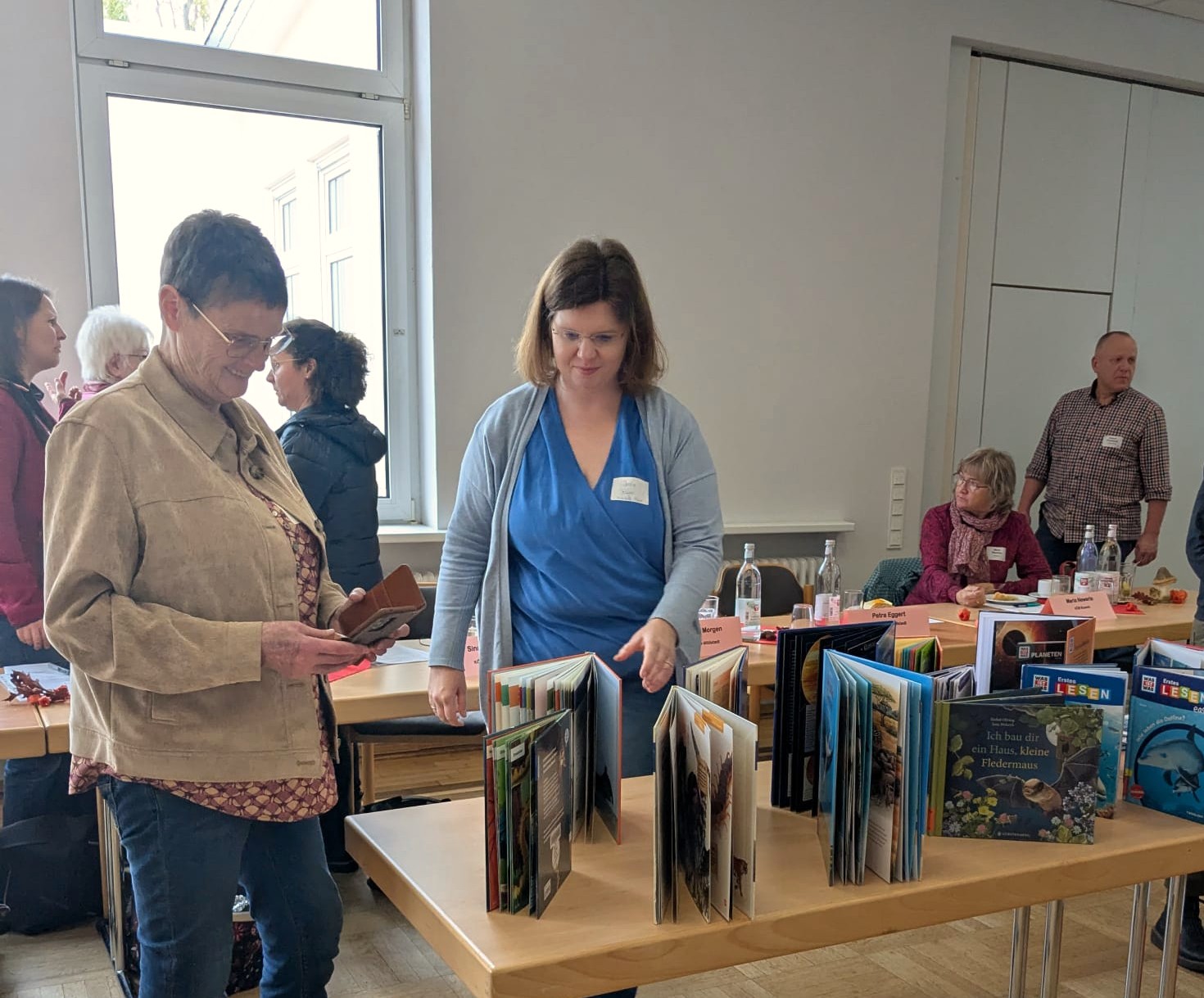 Neuen Lesestoff gab es natürlich auch