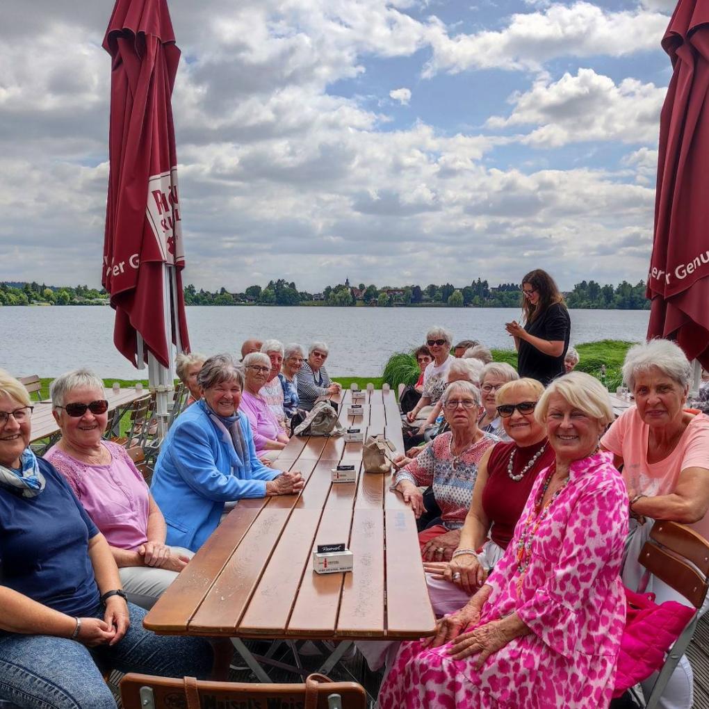 Gesellige Runde am Inheidener See