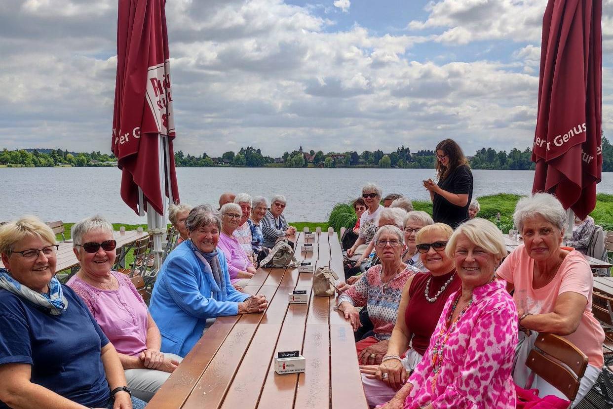 Gesellige Runde am Inheidener See