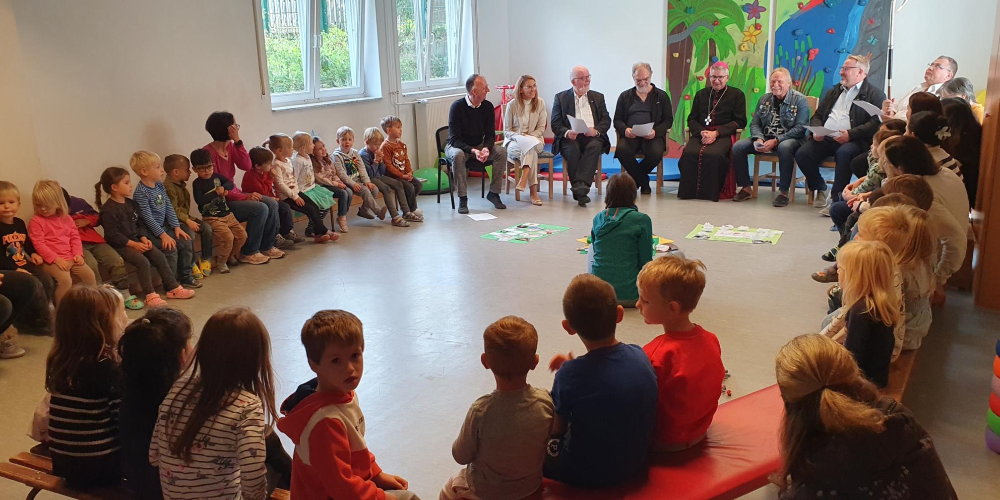 Bischof Kohlgraf im Familienzentrum St. Stefanus