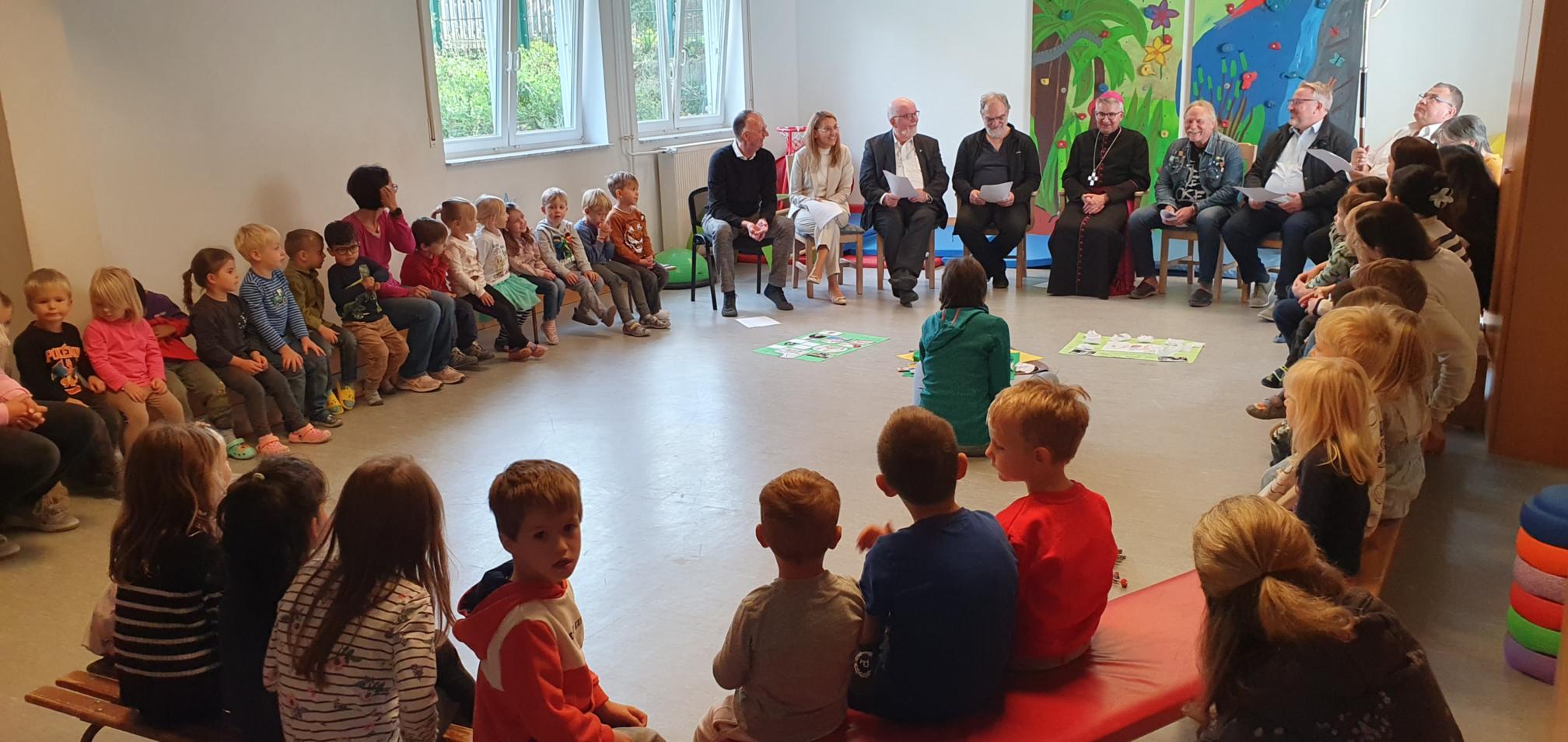 Bischof Kohlgraf im Familienzentrum St. Stefanus