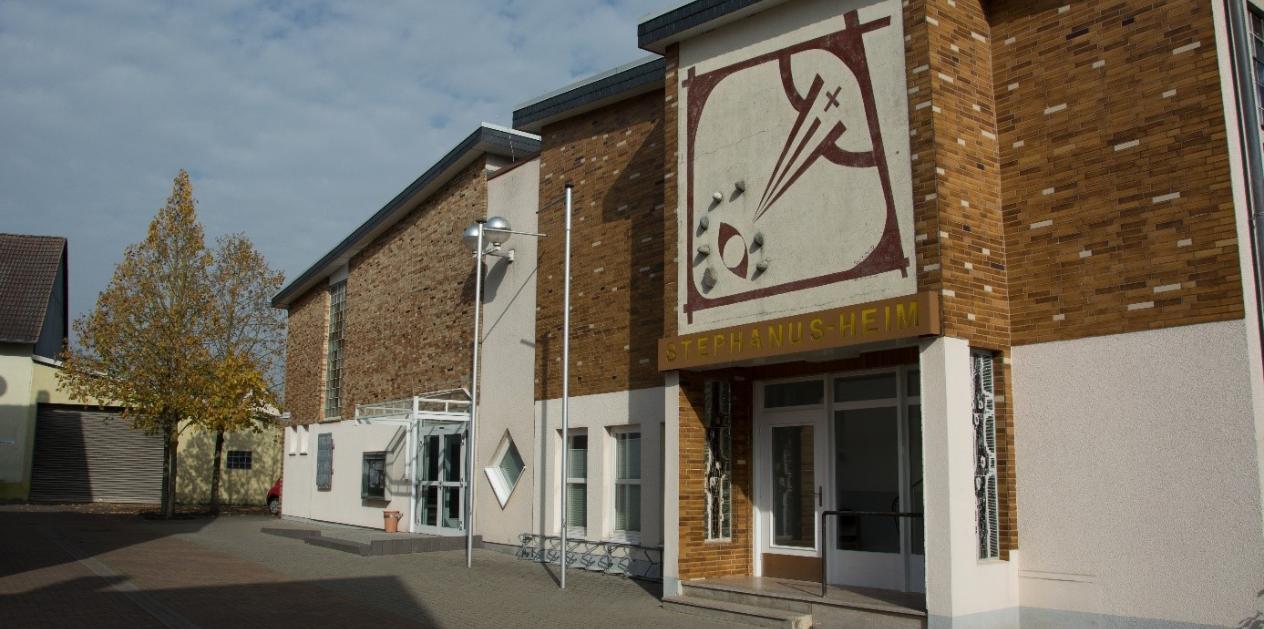 Eingang zum Pfarrheim erneuert