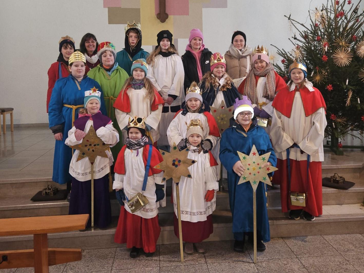 Die Sternsingerinnen und Sternsinger 2025