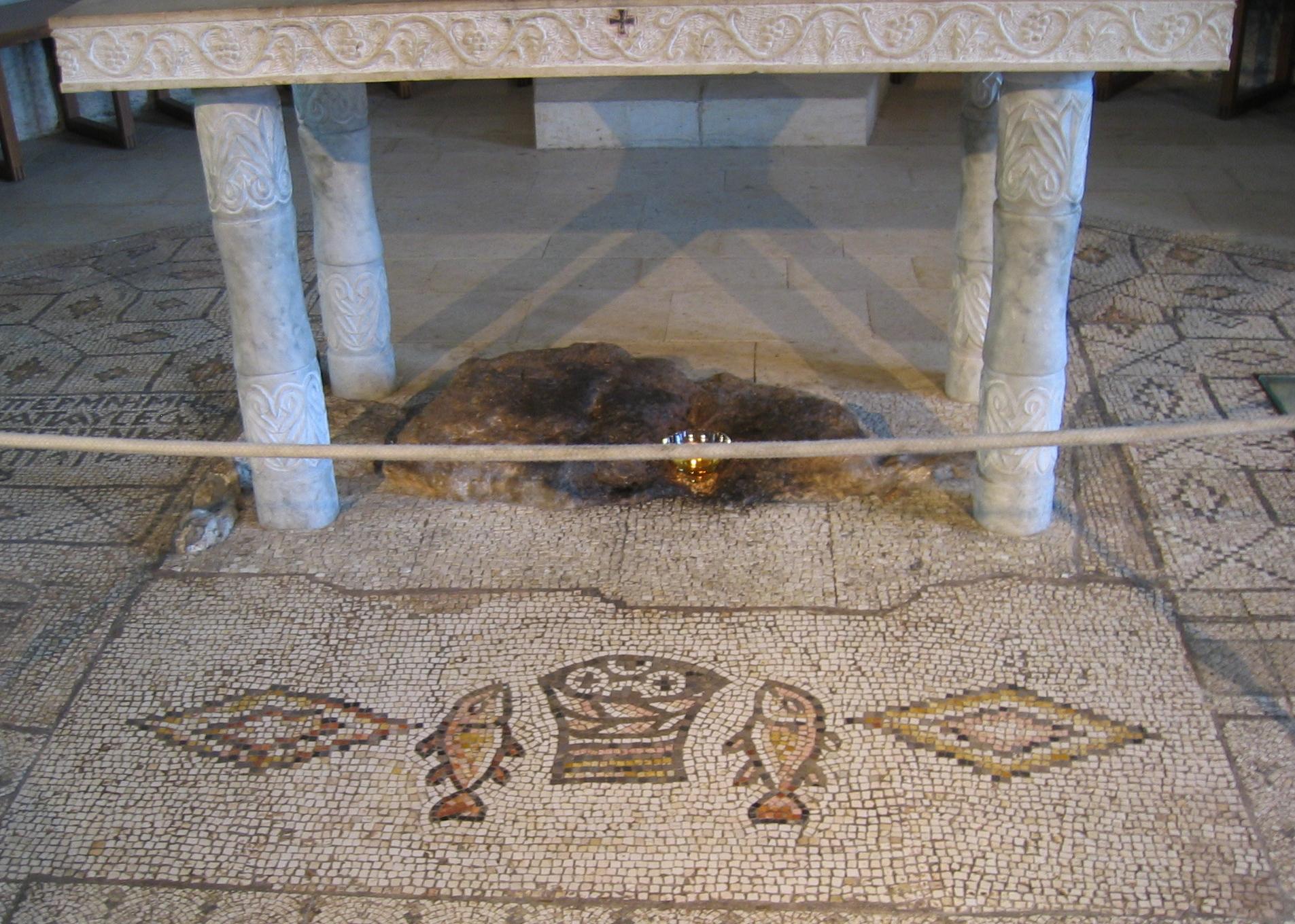 Altar der Brotvermehrungskirche in Tabgha