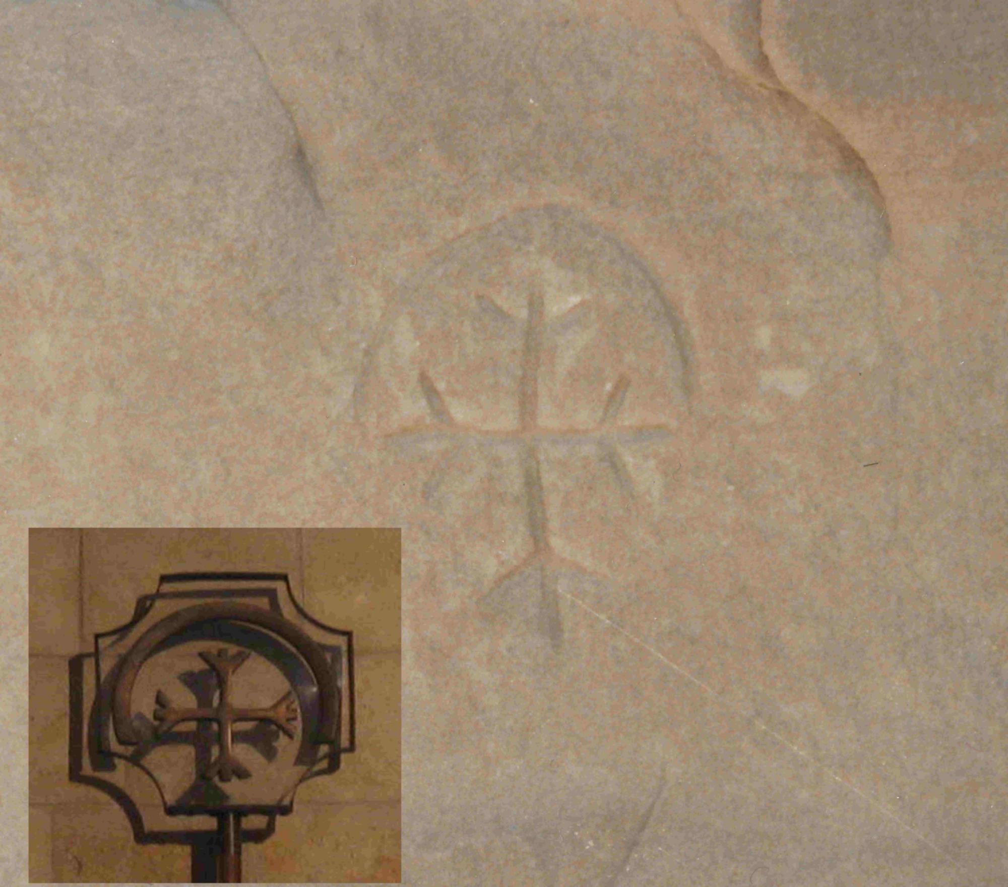 Regenbogenkreuz am Felsen der Inschriften, Sinai, und in der Dormitiokirche, Jerusalem