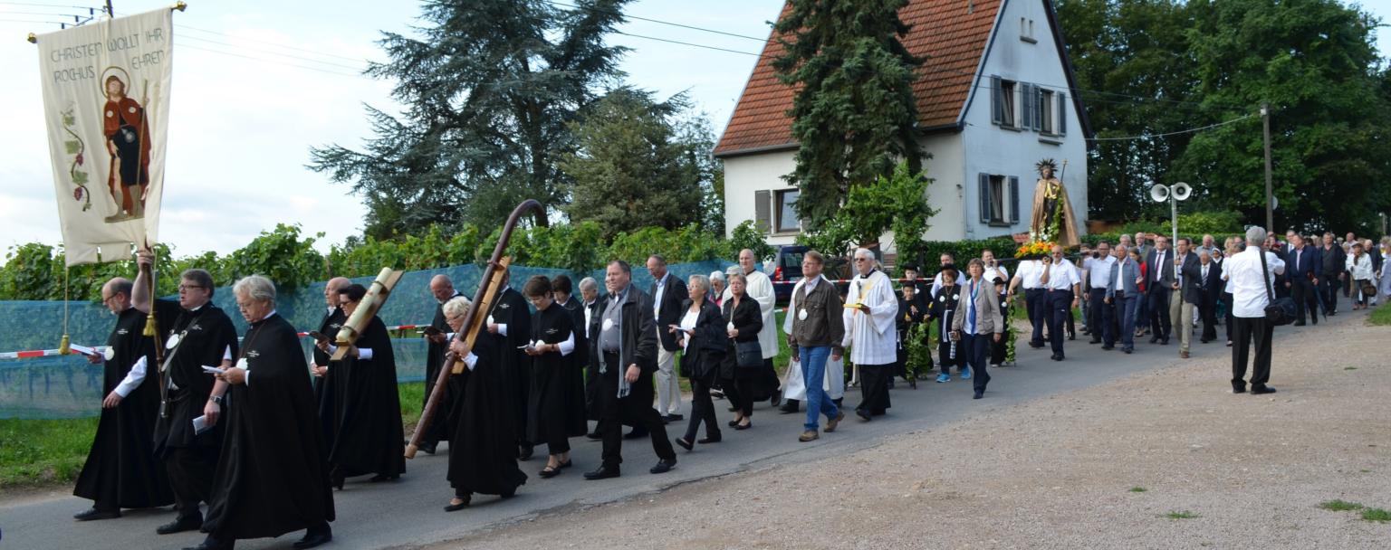 2016: Die Prozession kurz vor der Rochuskapelle (c) H. J. Gundlach
