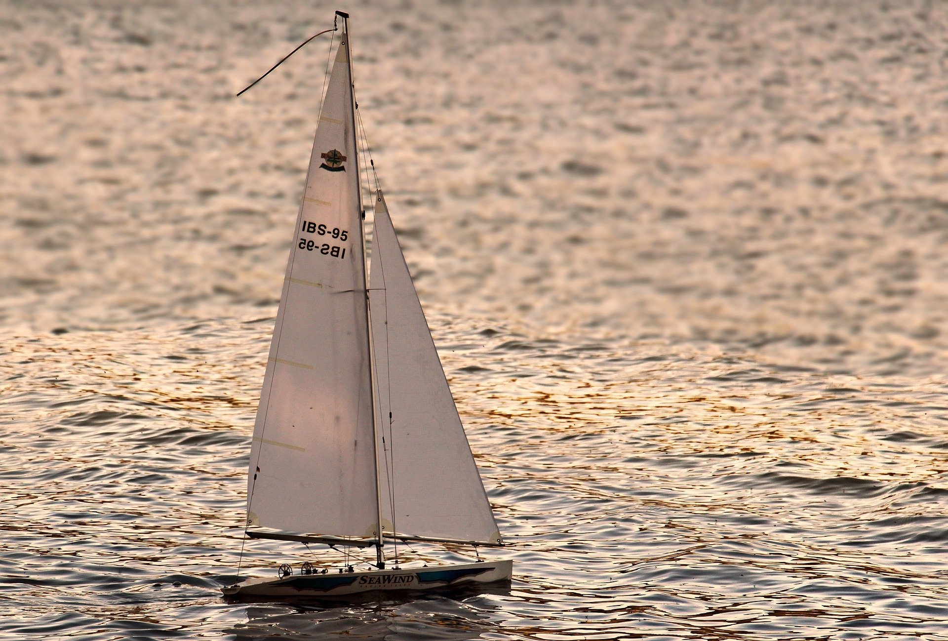 sailing-boat-3399014_1920 (c) pi