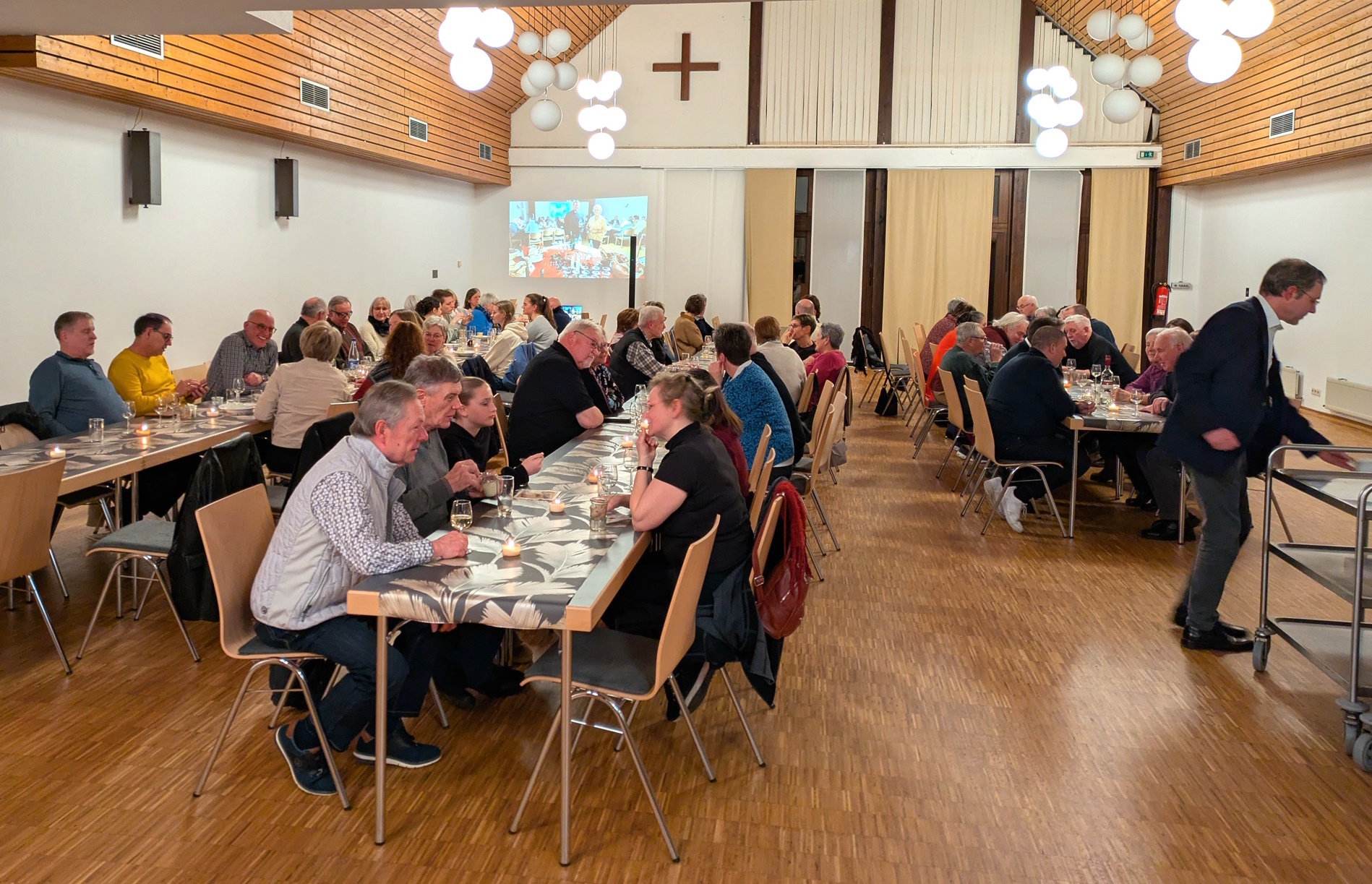 Abend der Ehrenamtlichen im Haus St. Gallus Weinheim 1 (c) Pfarrer Wornath