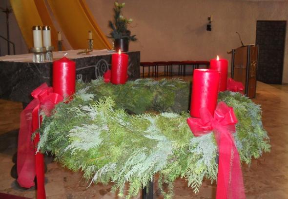 Adventskranz in St. Joseph Alzey (c) up (Ersteller: up)