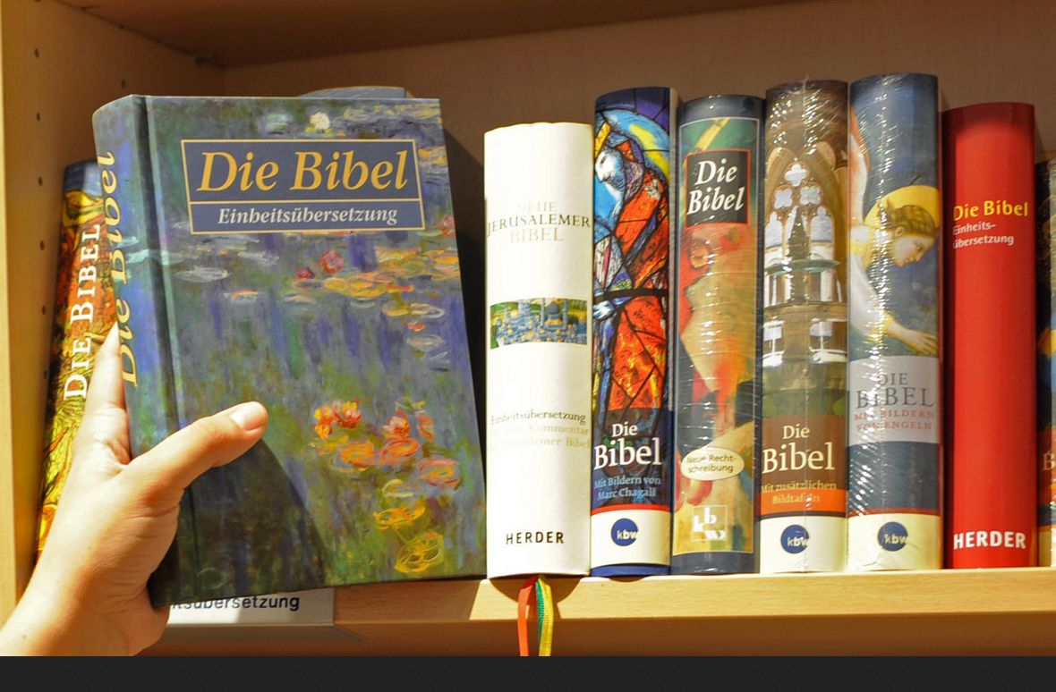 Bibeln (c) katholisch.de