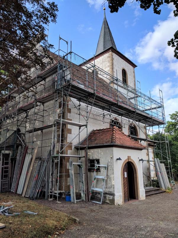 Freimersheim St. Josef mit Baugerüst am 21.Juli 2022