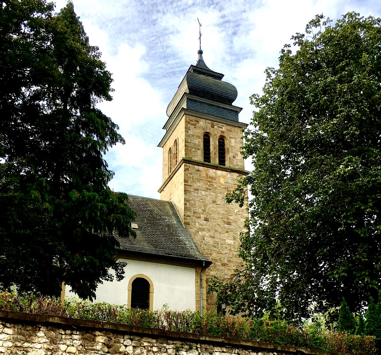 Kirche Ober-Flörsheim St. Peter und Paul (c) Pfarrer Bretz