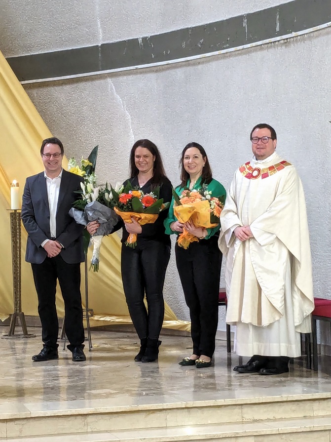 Regionalreferent G. König, Sekretärinnen C. Schley und M. De Lara Hache, Pfarrer K. Wornath (c) up
