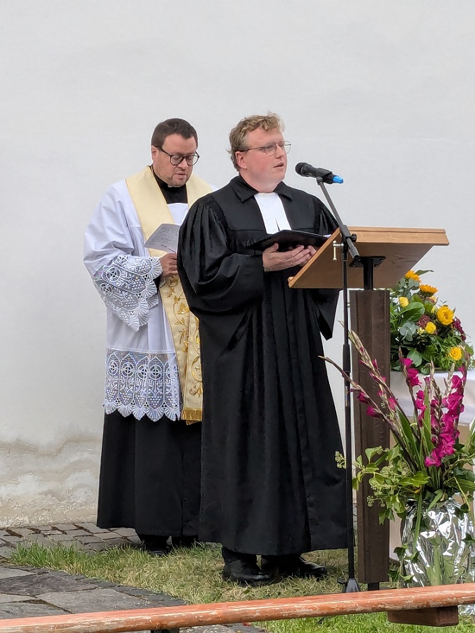 Pfarrer Zwanziger und Pfarrer Wornath beim ökumenischen Gottesdienst in Bermersheim v. d. H. (c) up