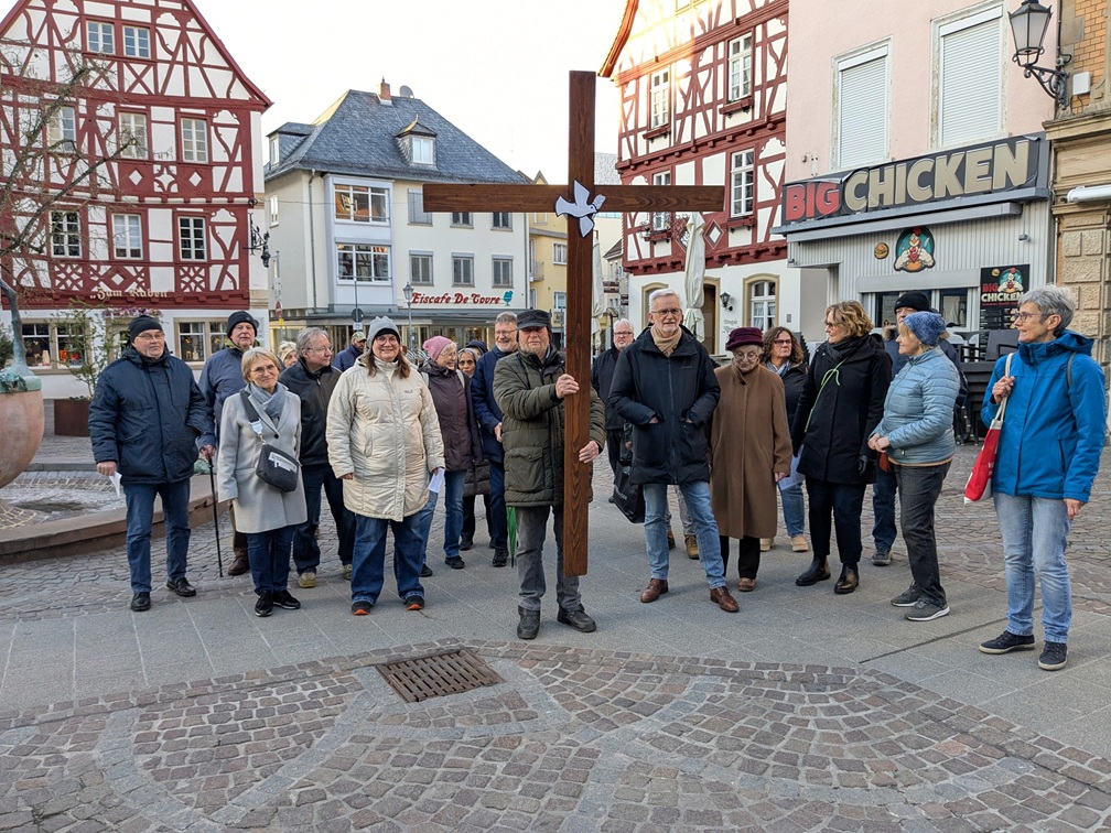 Fastenimpuls mit Kreuzweg durch Alzey (c) up