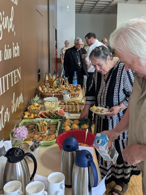 Besuch Bischof Garcia, Empfang und Imbiss im Kardinal-Volk-Haus (c) up