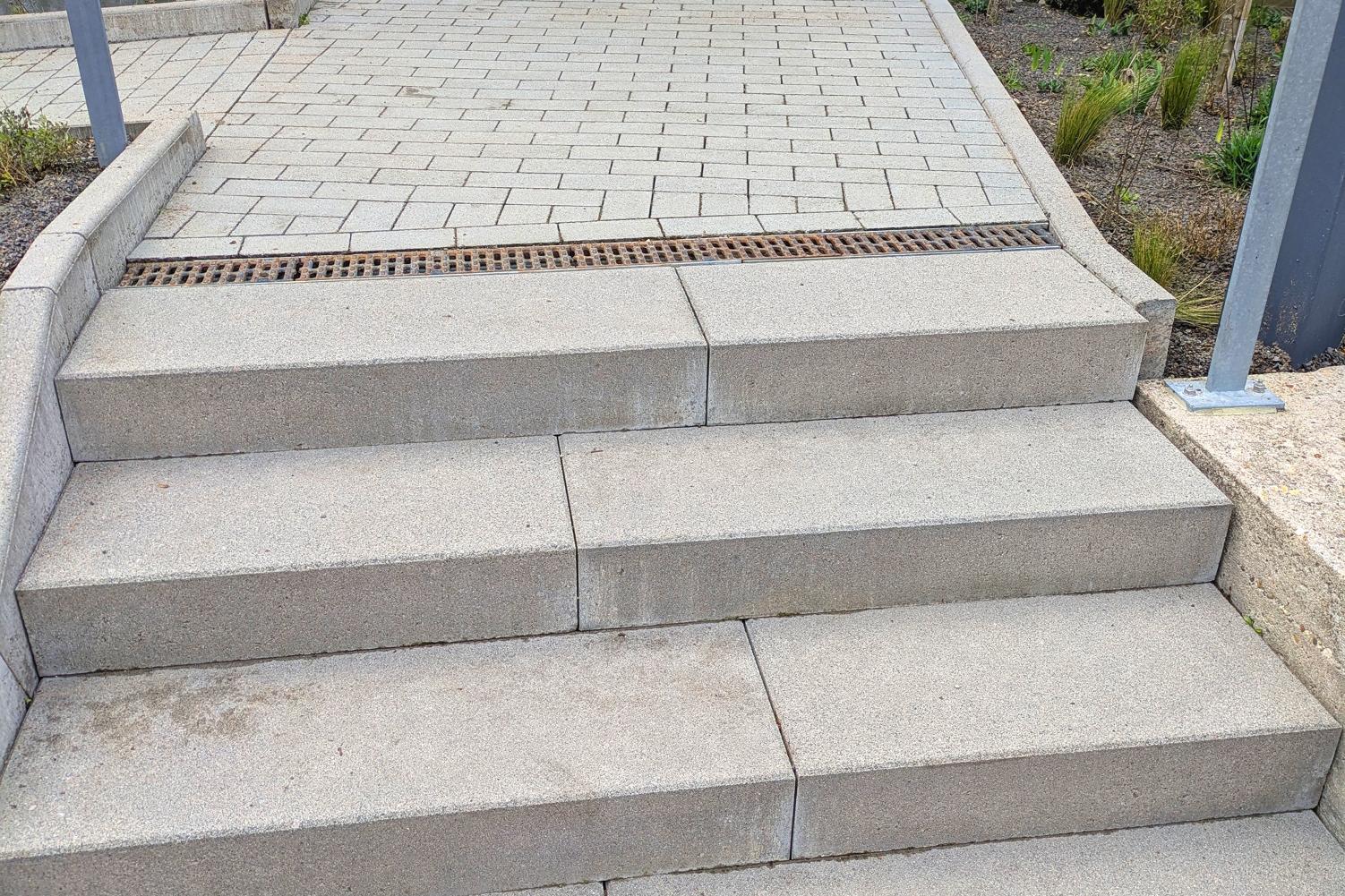 Außenbereich Reinigung Pfarrhaus Eingangstreppe Alzey