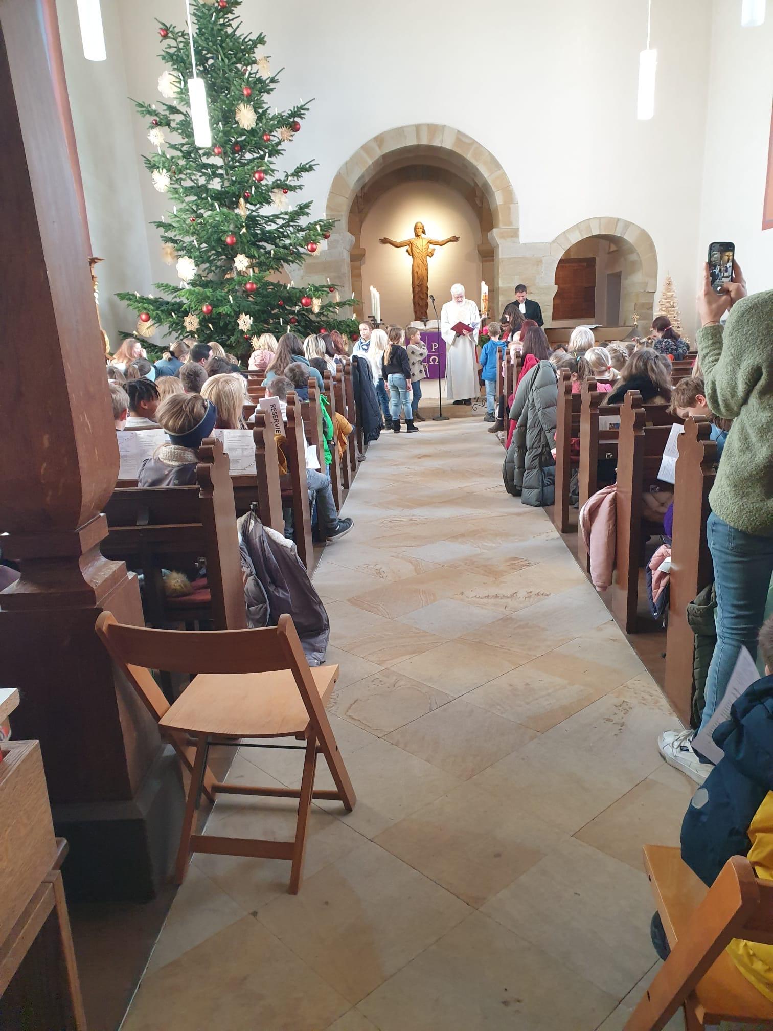 Vorweihnachtliche Andacht der Kita Regenbogen und der Von Dalberg Grundschule 2024