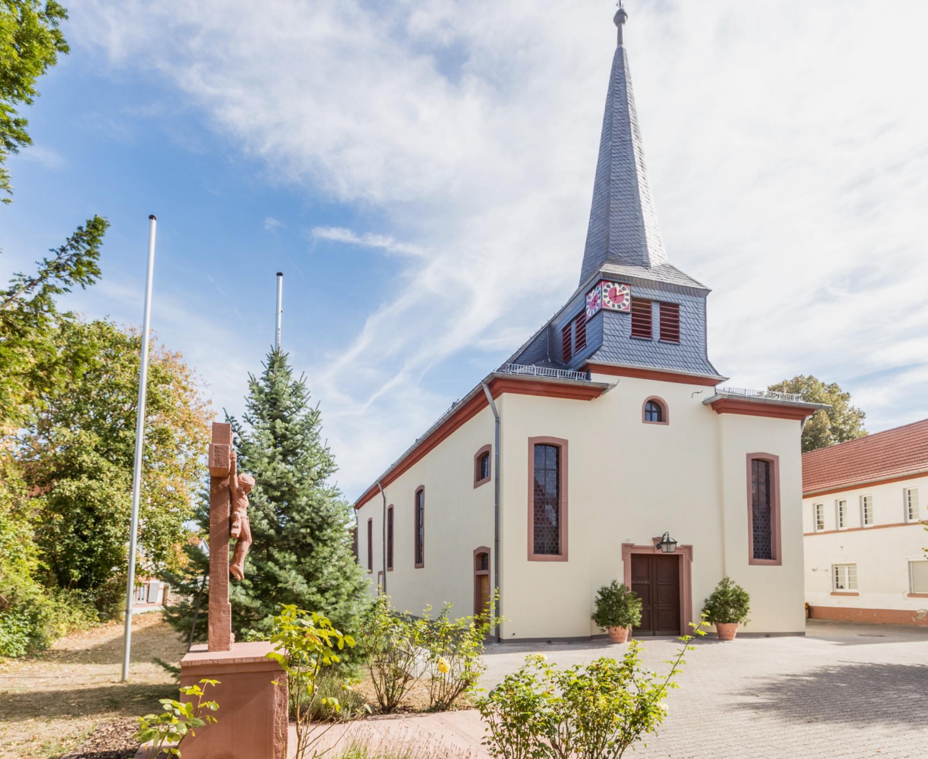 St. Petrus in Ketten in Astheim